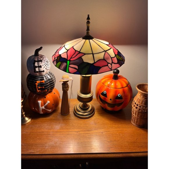 Vintage Tiffany Style Stained Floral Glass Table Lamp - Picture 1 of 10
